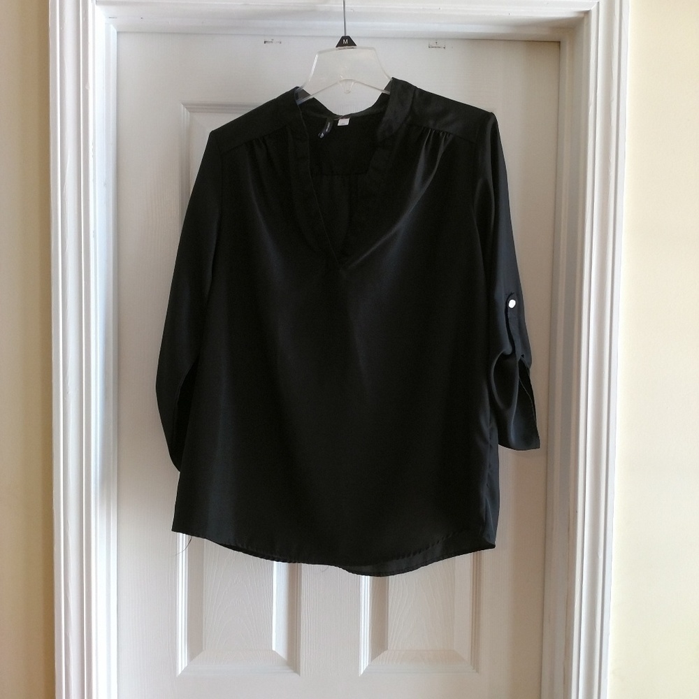 Black long sleeve v neck blouse